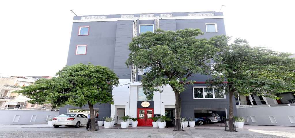 Oyo Townhouse 015 Lajpat Nagar Nova Deli Exterior foto